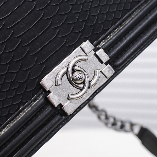 シャネルバッグ素材ディテール